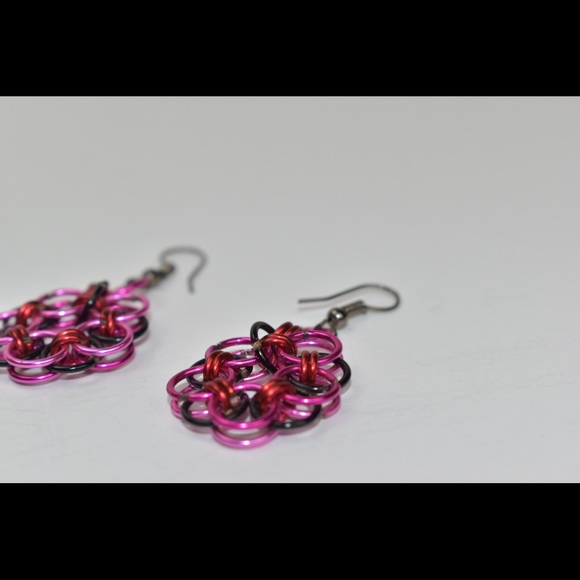 Earrings. - Picture 3 of 4